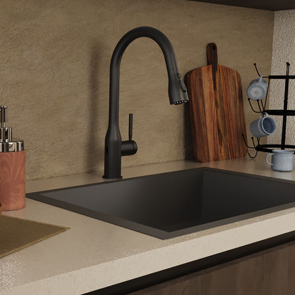 Baño moderno adornado con elementos tradicionales mexicanos en tonos sepia, amarillo y arerna