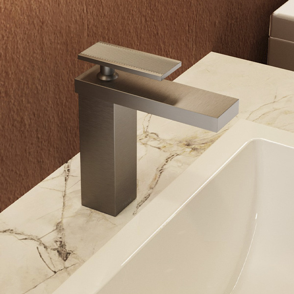 Monomando Limited para regadera en acabado titanio en un acabado lujoso